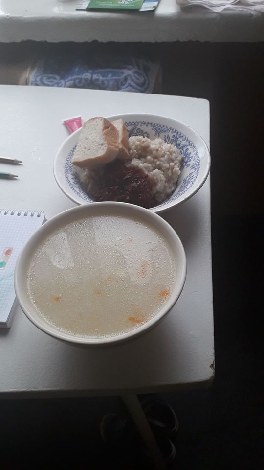 "Такой завтрак бы министру!" В сети показали жуткие условия в больницах Днепра. Фото