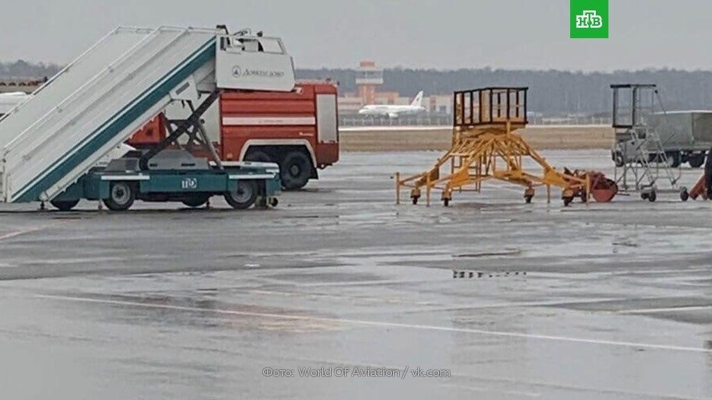 У Росії літак екстрено сів у Домодєдово