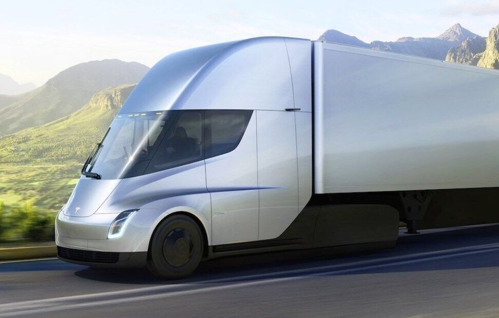 Многие уже и забыли про футуристичный грузовик Tesla Semi