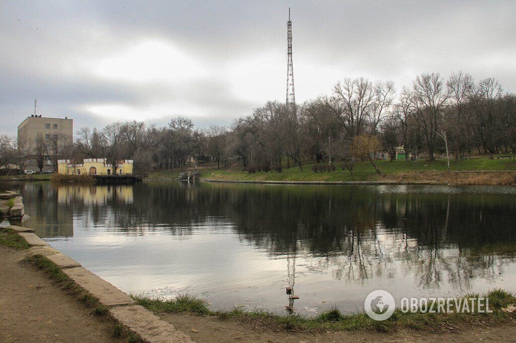 Зима не спешит в Одессу: фоторепортаж из старейшего городского парка