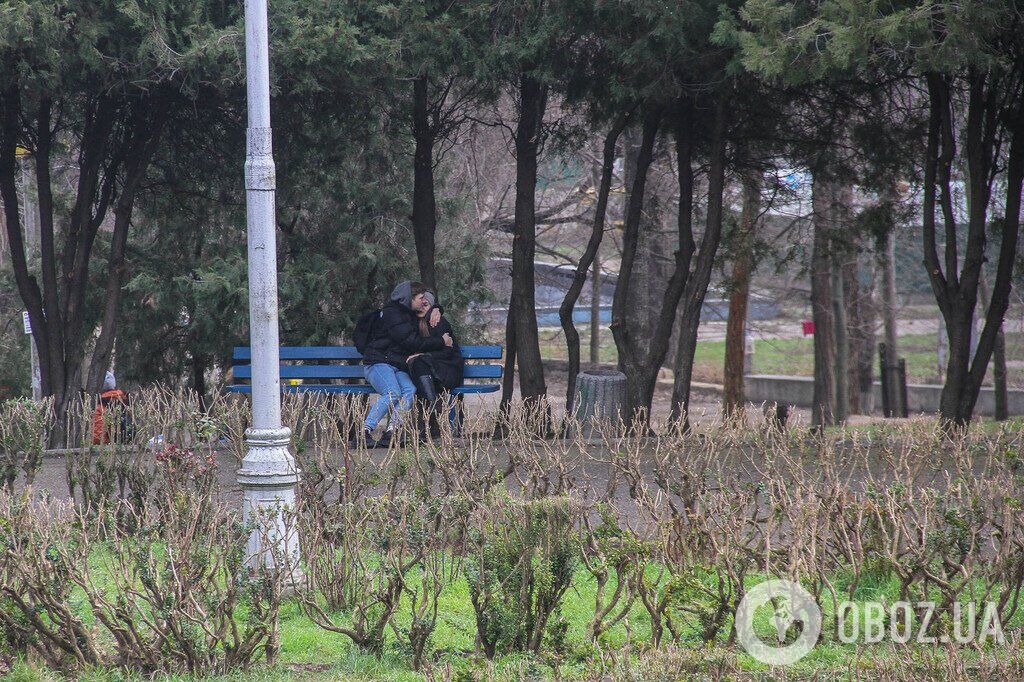 Зима не спешит в Одессу: фоторепортаж из старейшего городского парка