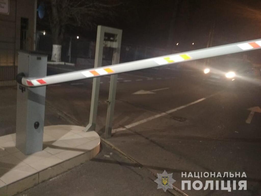 Полицейский сбил двух пешеходов в Одессе