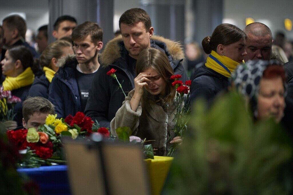 Последний рейс: в Украину вернулись ангелы самолета МАУ. Все детали, фото и видео