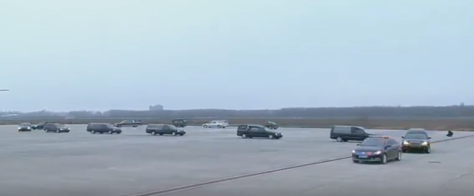 Последний путь жертв крушения самолета МАУ: появились фото траурного кортежа с высоты