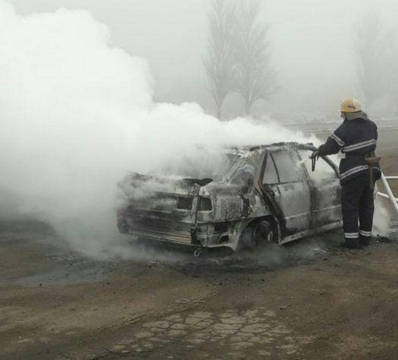 На трассе Днепр – Запорожье сгорел автомобиль