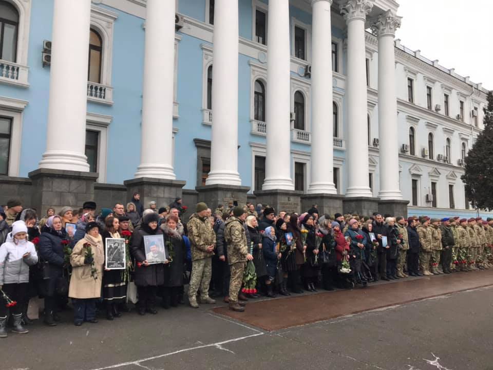 В Украине почтили память Героев ДАП