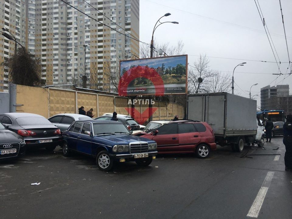 ДТП на проспекте Науки в Киеве