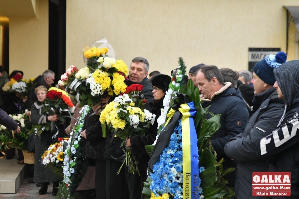 У Івано-Франківську попрощалися із бортпровідницею літака МАУ Марією Микитюк