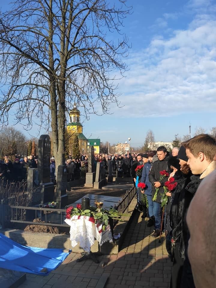 Хоменко похоронили рядом с летчиками, сбитыми над Славянском
