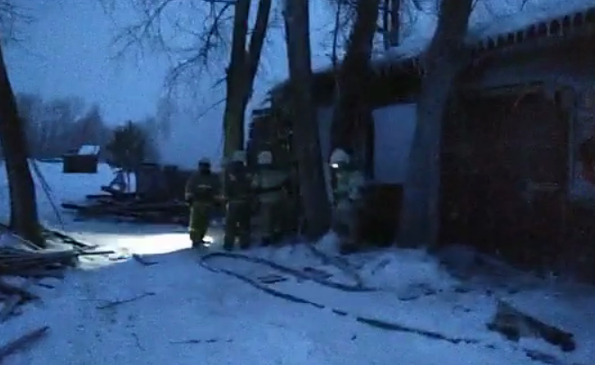 У Росії в гуртожитку живцем згоріли 11 осіб: фото й відео з місця