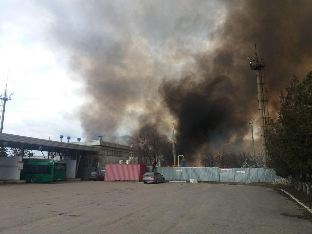 Дим від сильної пожежі налякав Одесу