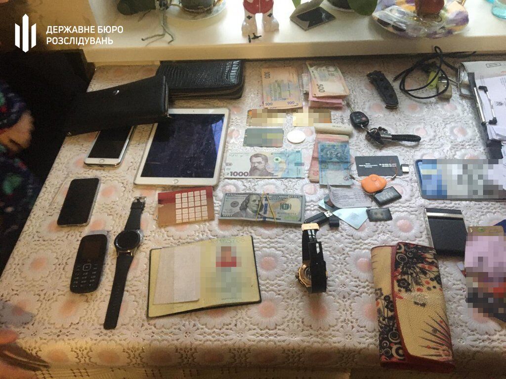 Детективы ГБР задержали полицейских-оборотней из Одессы