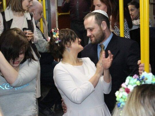 Ветеран АТО и его невеста необычно отметили свадьбу в Одессе