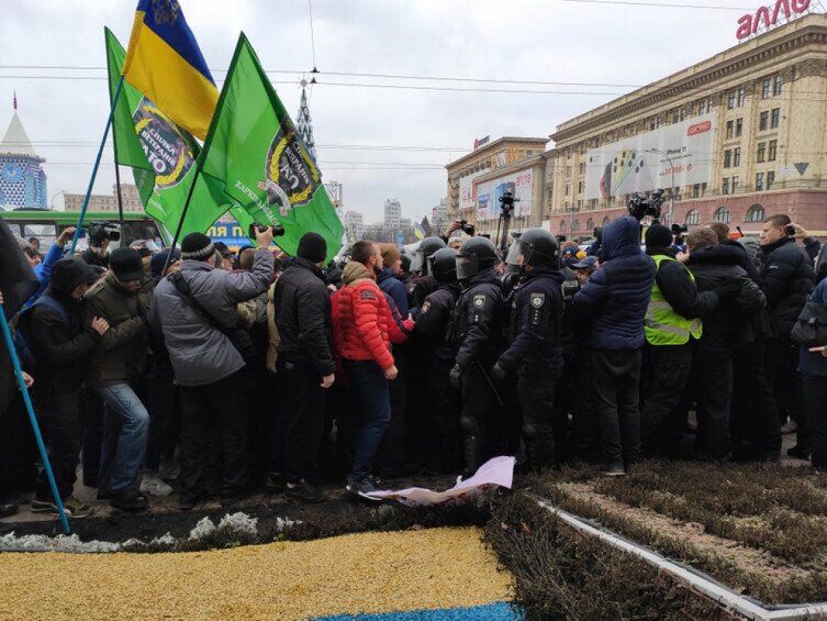 Потасовка на митинге