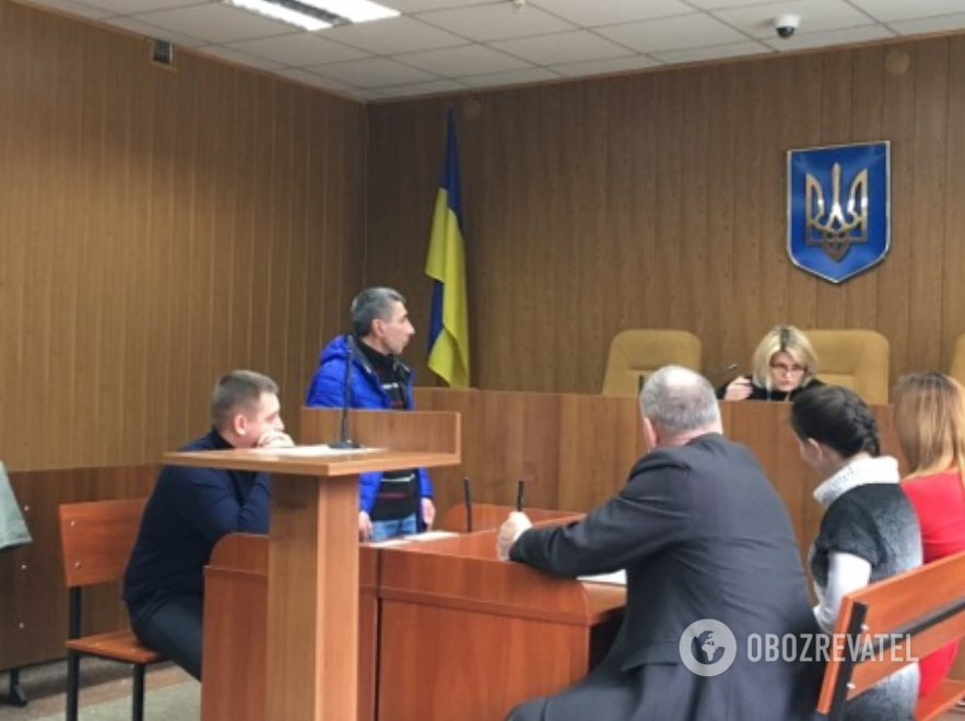 Перше судове засідання відбулося 24 січня в Харківському районному суді Харківської обл.

Водій фури – другий зліва