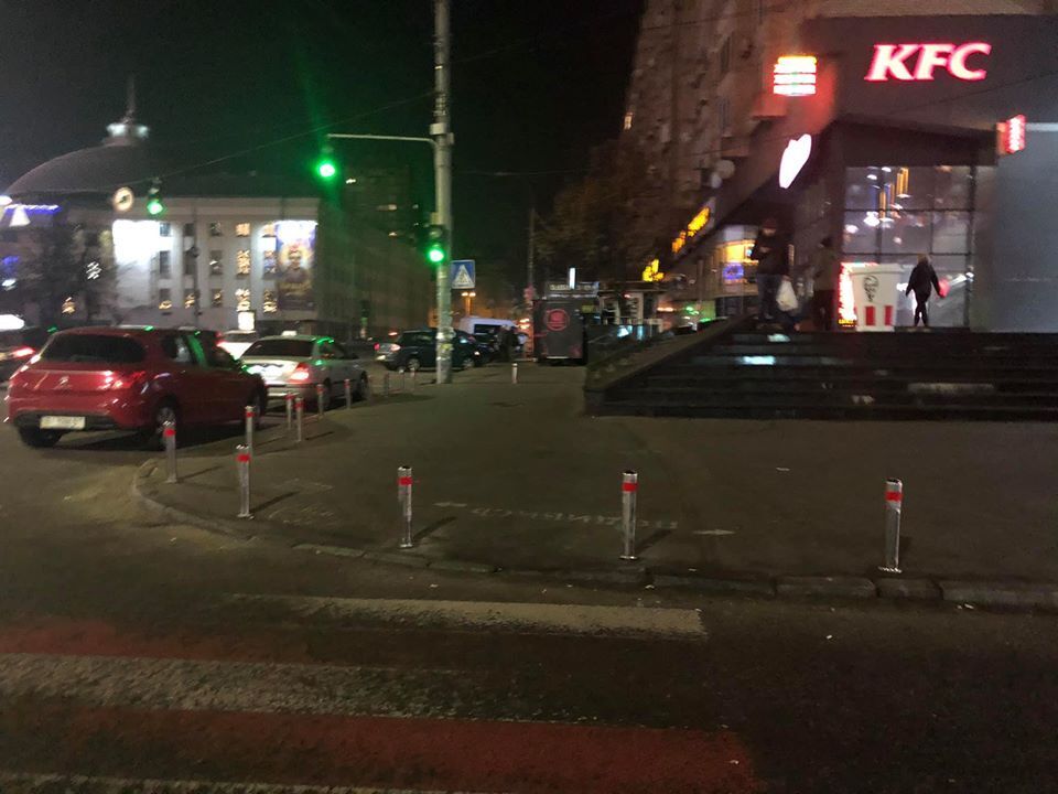 У Києві поменшало парковок на тротуарах