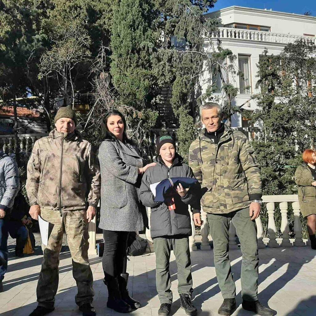 Окупанти в Криму вчать дітей війні