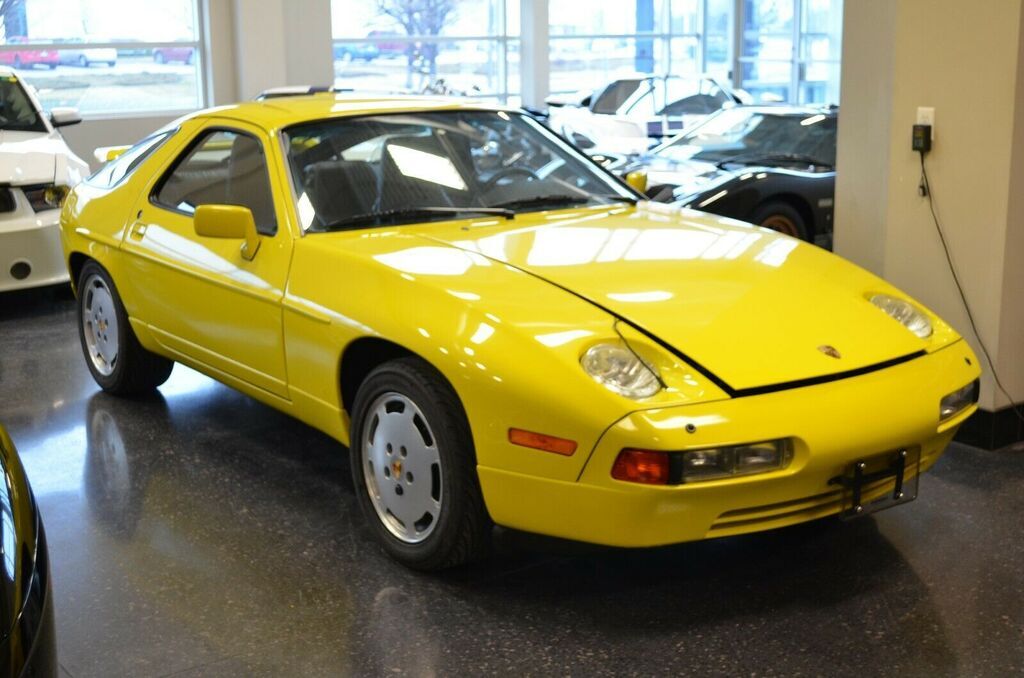 Уникальный Porsche 928 в идеальном состоянии продают за серьезную сумму