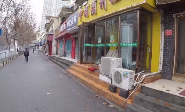 Опустевшие улицы китайской провинции Хенань