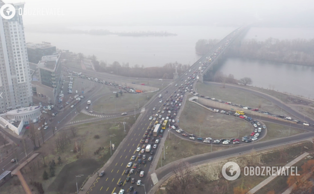 Ад возле моста Патона на левом берегу