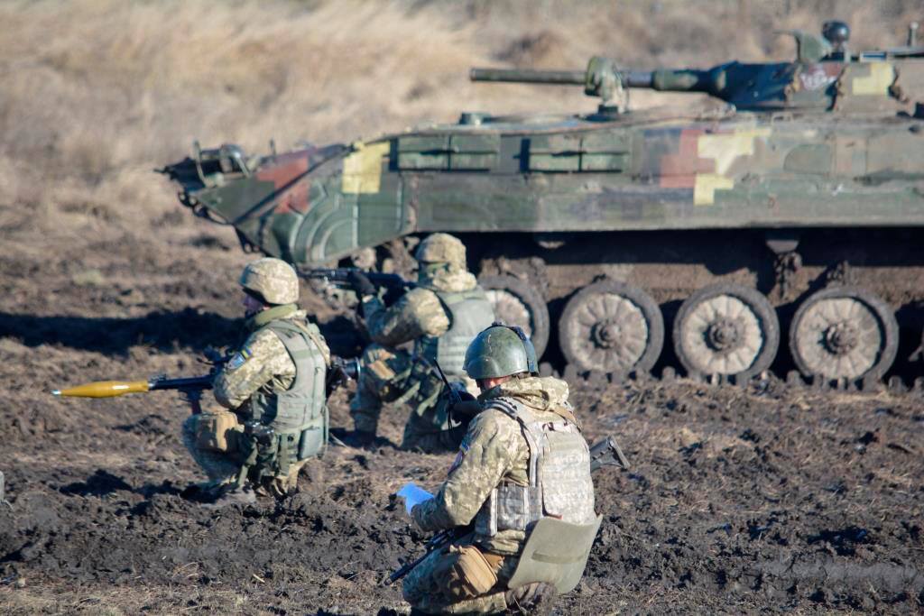 Учения десантников в зоне ООС на Луганщине