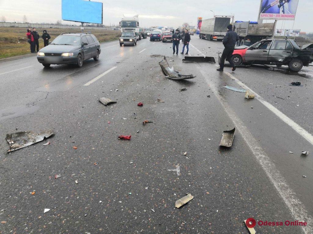 П'ять авто потрапили в жорстке ДТП в Одесі