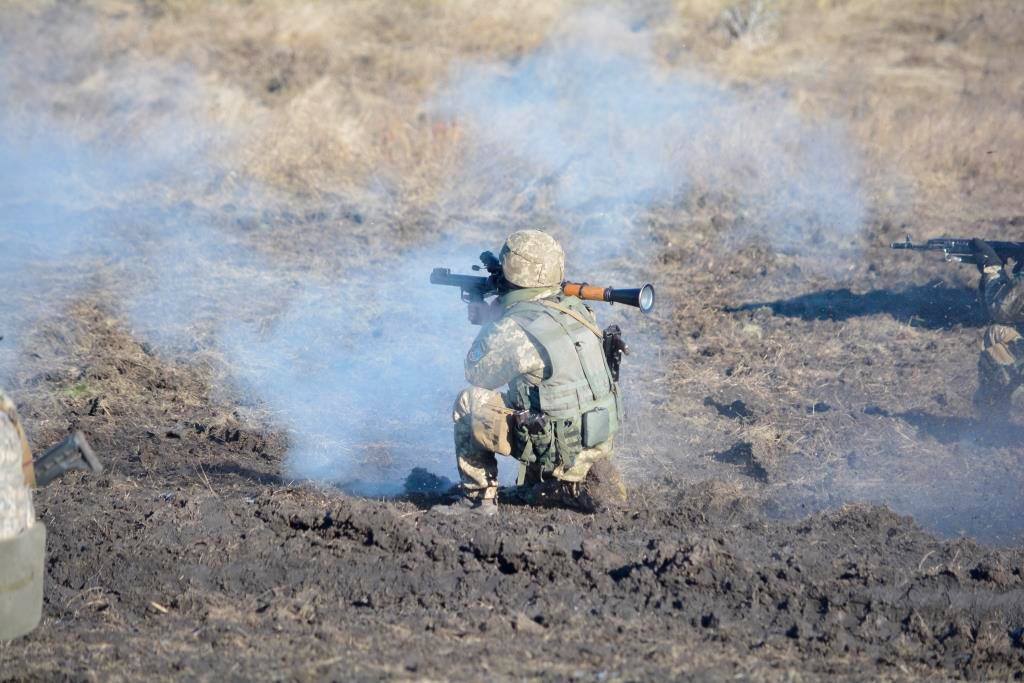 Учения десантников в зоне ООС на Луганщине