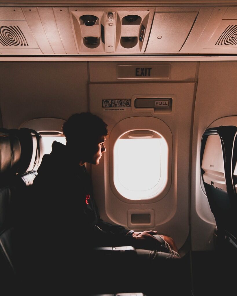 Вещи, которые не стоит делать в самолете: турист поделился необычным опытом