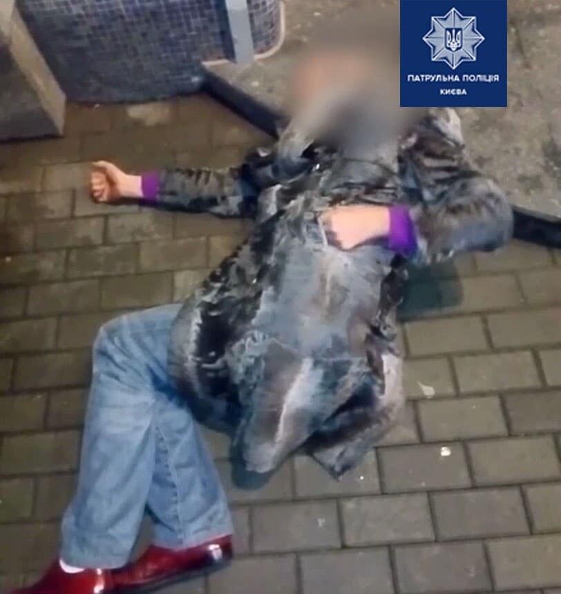 В Киеве пьяный водитель устроил ДТП и лег на землю отдохнуть