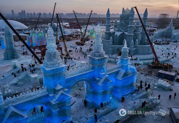 В Китае показали грандиозный фестиваль скульптур изо льда