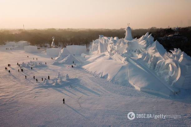 У Китаї показали грандіозний фестиваль скульптур з льоду