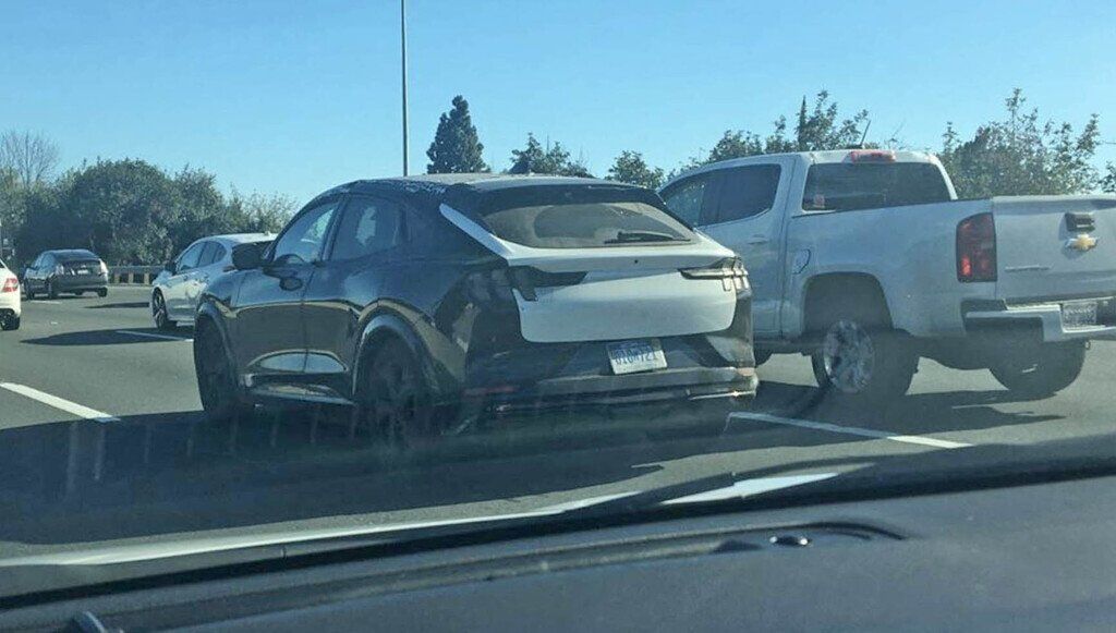 Ford Mustang Mach-E, который заметили на дорогах