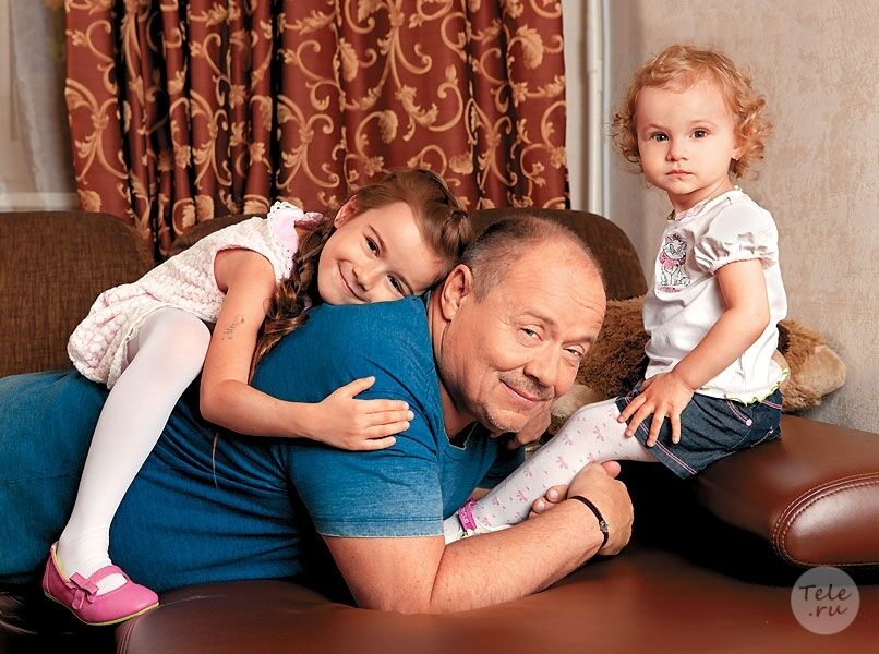 Олексій Маклаков з дітьми