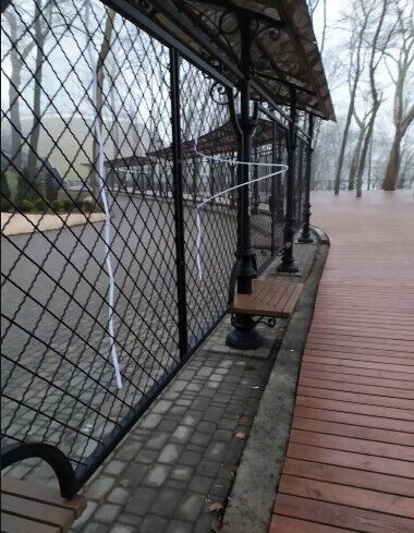 Акт вандалізму на Алеї художників