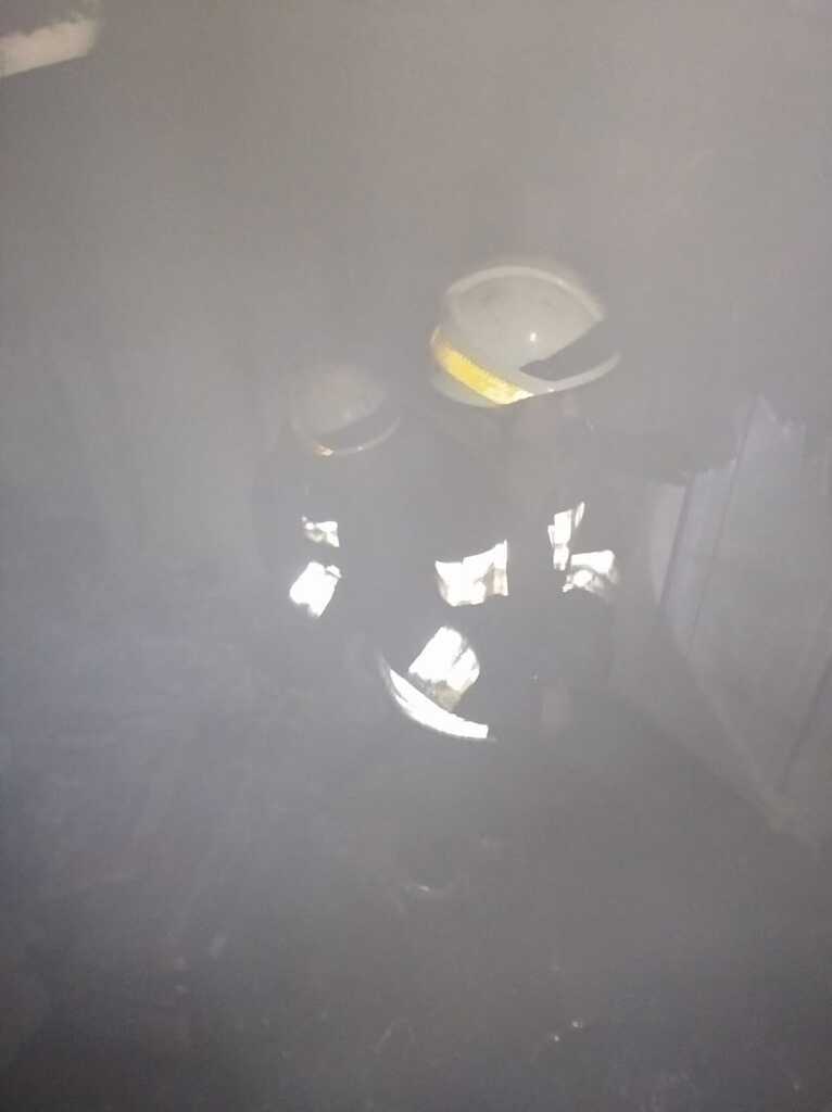 В Днепре сгорел дом: два человека отравились угарным газом. Фото