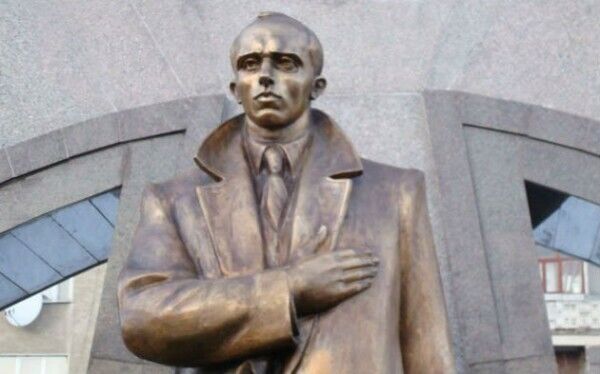 На кордоні України та Росії може з'явитися пам'ятник Бандері: росіяни у гніві