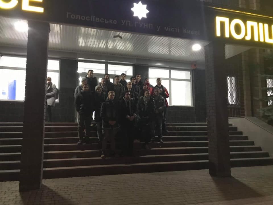 Скандал с "русским миром" в Киеве: полиция отпустила активистов