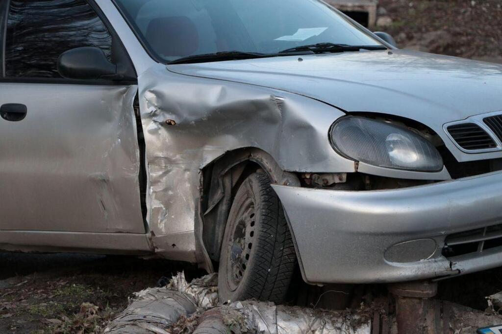 В Днепре на перекрёстке не разминулись два автомобиля