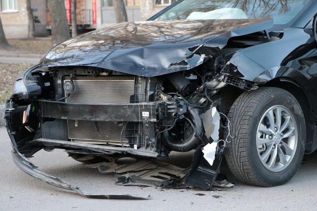 У Дніпрі на перехресті не розминулися два автомобілі