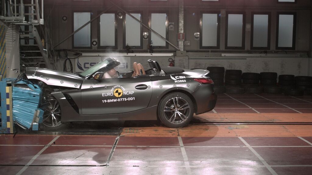 BMW Z4 задал новые стандарты безопасности среди родстеров