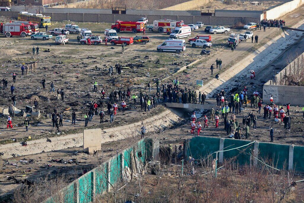 Место катастрофы Boeing 737-800 под Тегераном