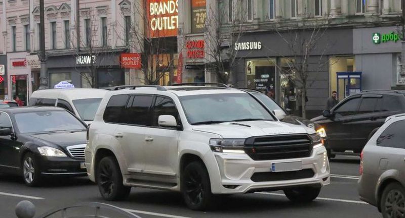 Toyota LC 200 від українського тюнінг-ательє