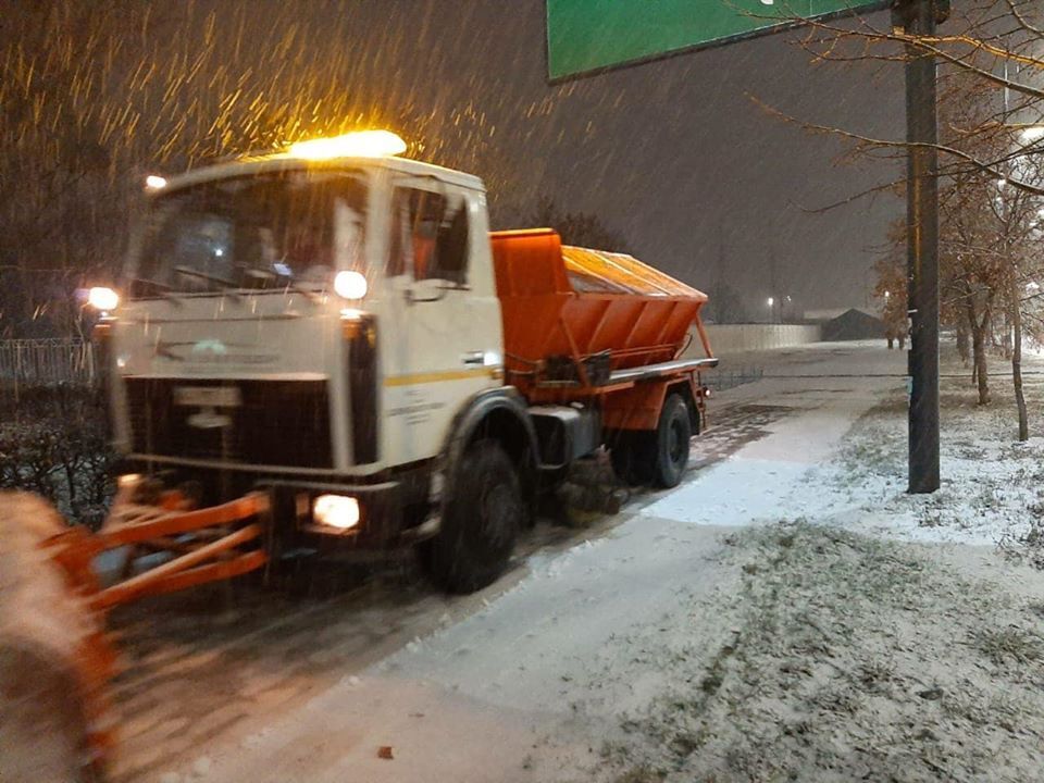 В Киеве в ночь на 9 января пошел мелкий снег