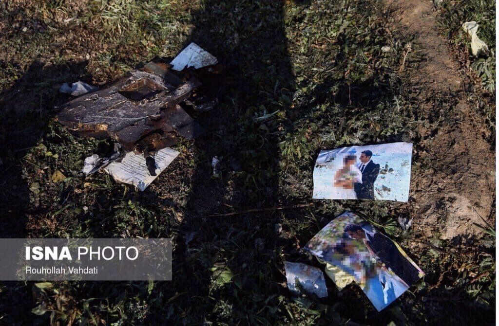 Иранцы опубликовали фото вещей погибших пассажиров самолета МАУ
