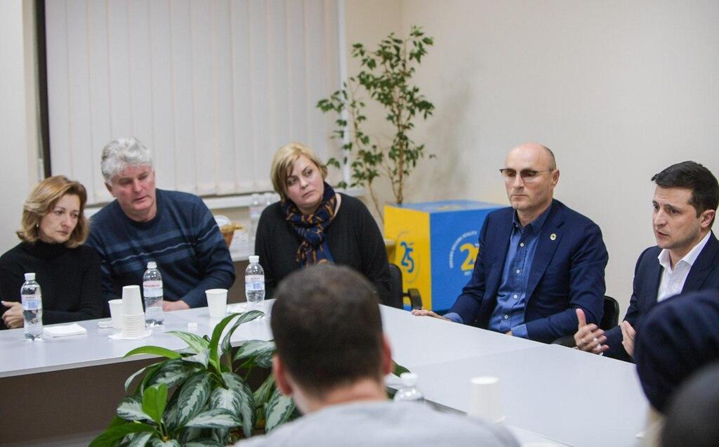 Зеленский встретился с родственниками погибших украинцев