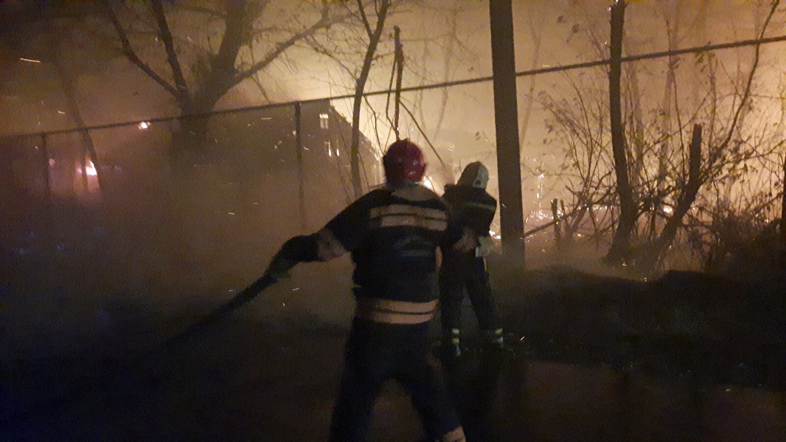 Пожежа на Луганщині поширилася на майже 10 тис. гектарів.