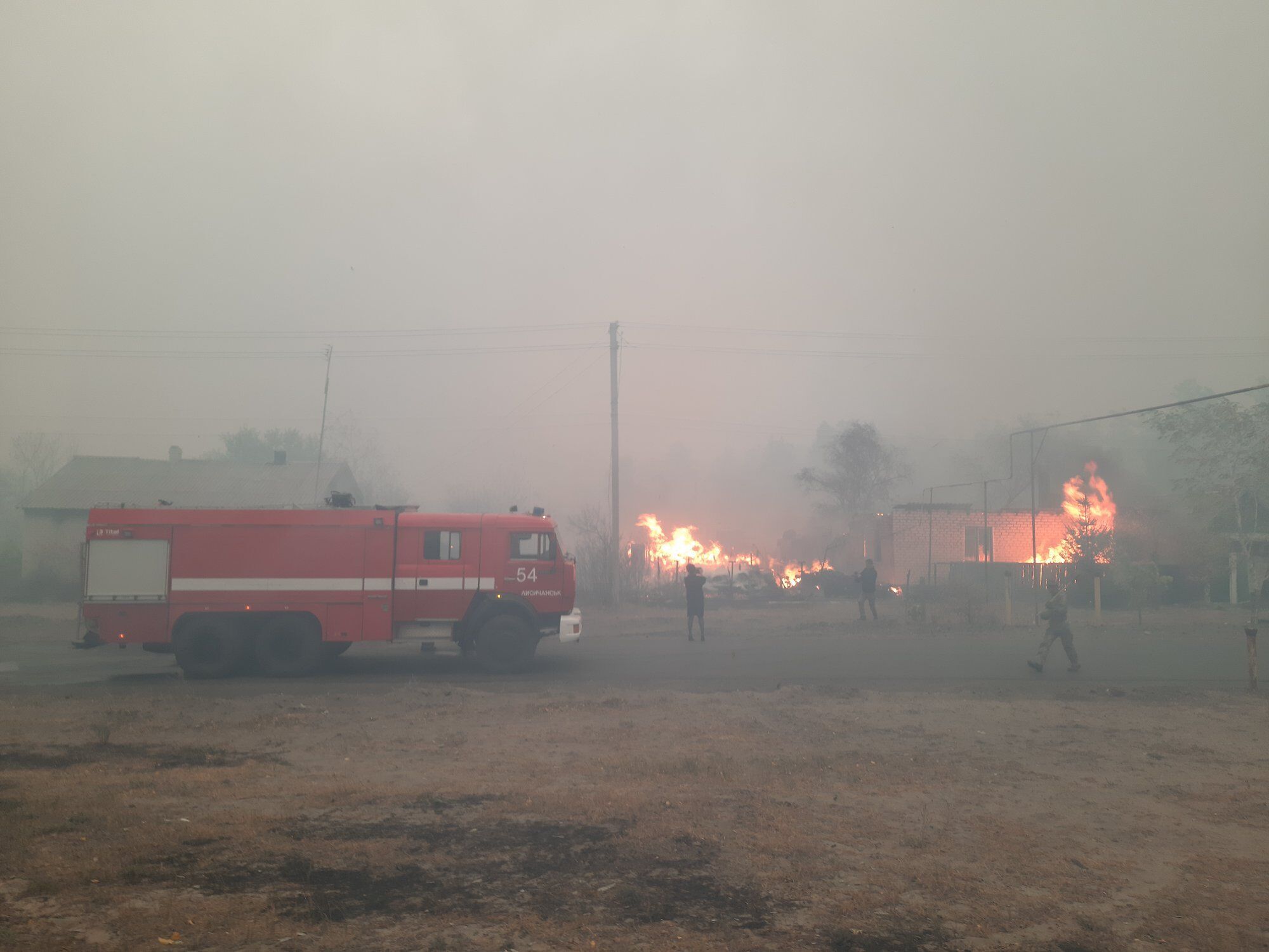 На Луганщині через пожежі почалися вибухи, згорів КПВВ: загинули 11 осіб. Усі деталі