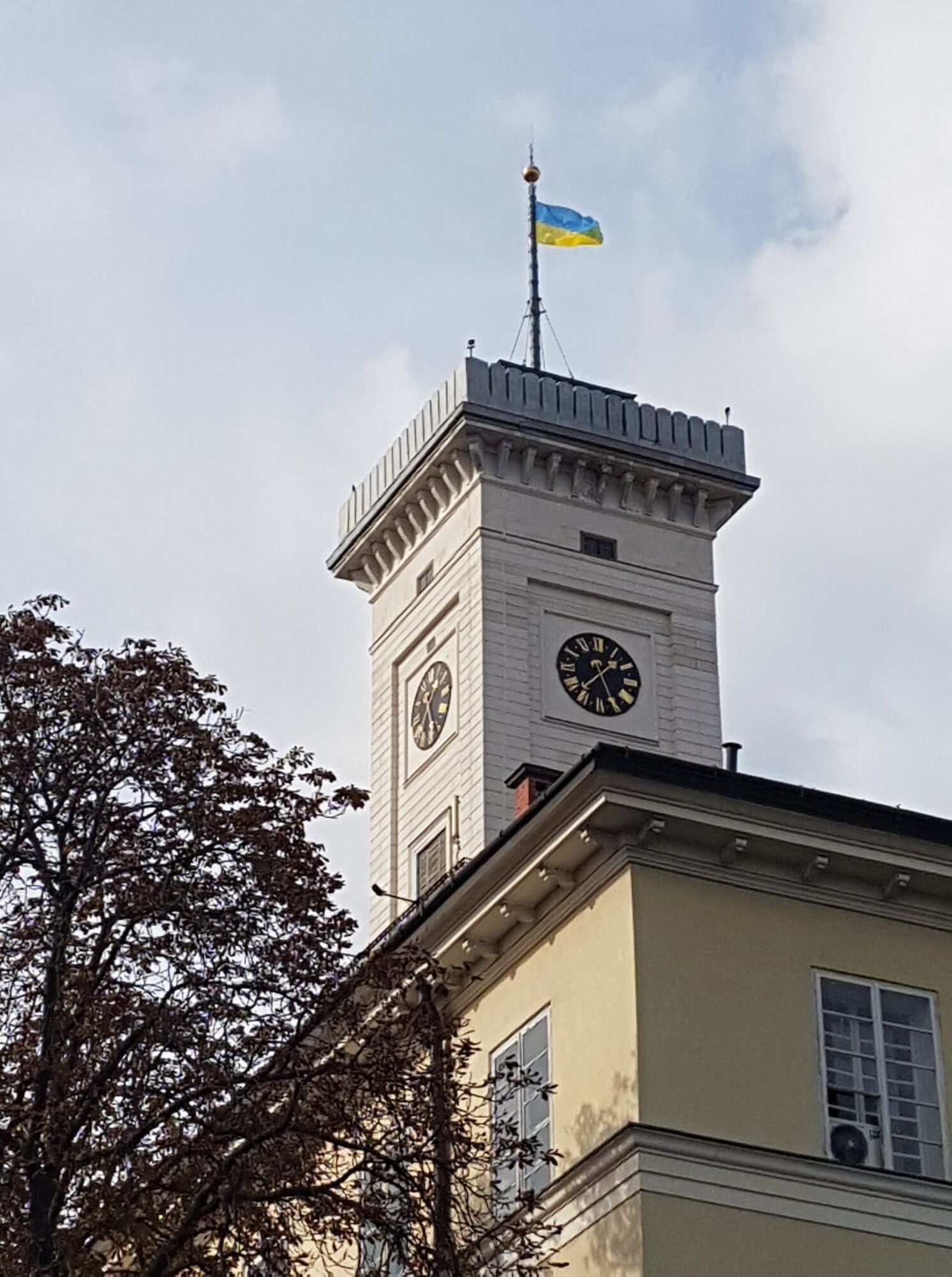 Украинский флаг во Львове.