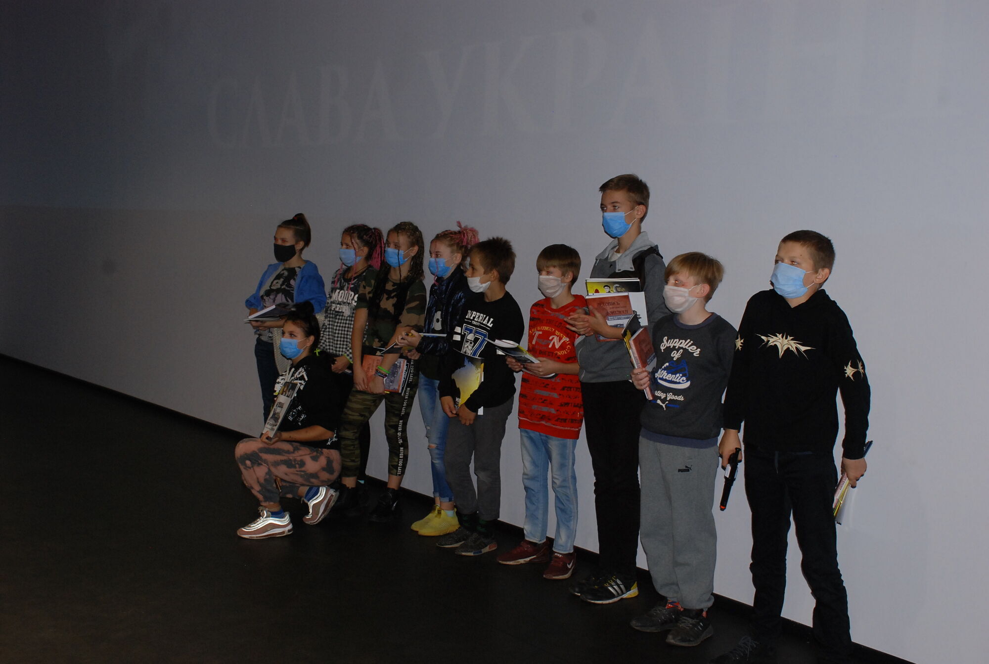 В Днепре ко Дню защитника Украины для детей социально незащищенной категории провели бесплатную экскурсию