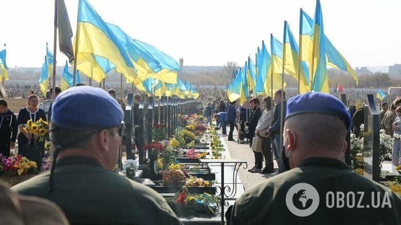 Дань памяти павшим и массовые шествия: как страна отметила День защитника Украины. Все фото и видео